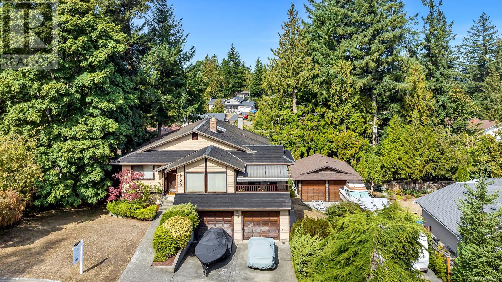  800 Seamist Place, Saanich