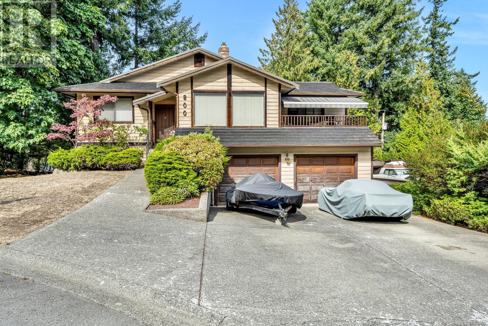  800 Seamist Place, Saanich