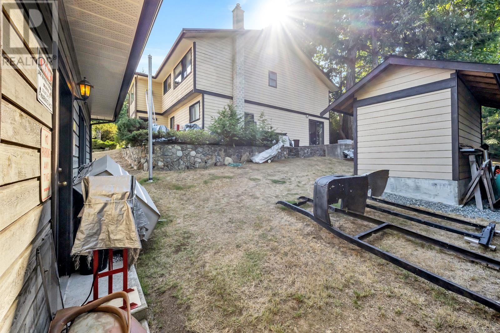  800 Seamist Place, Saanich