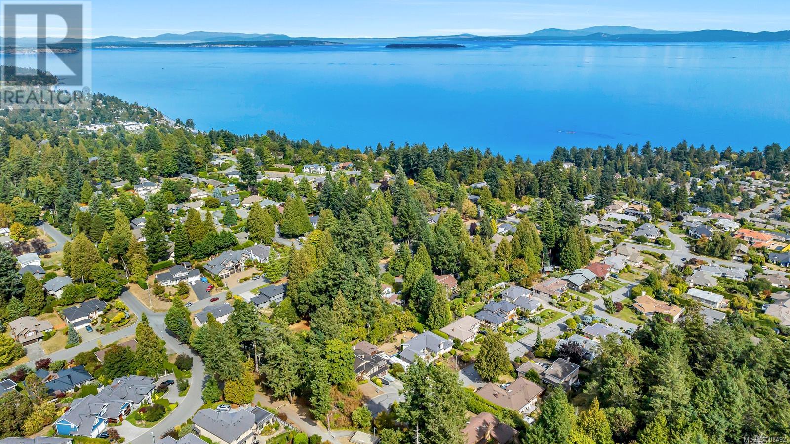  800 Seamist Place, Saanich