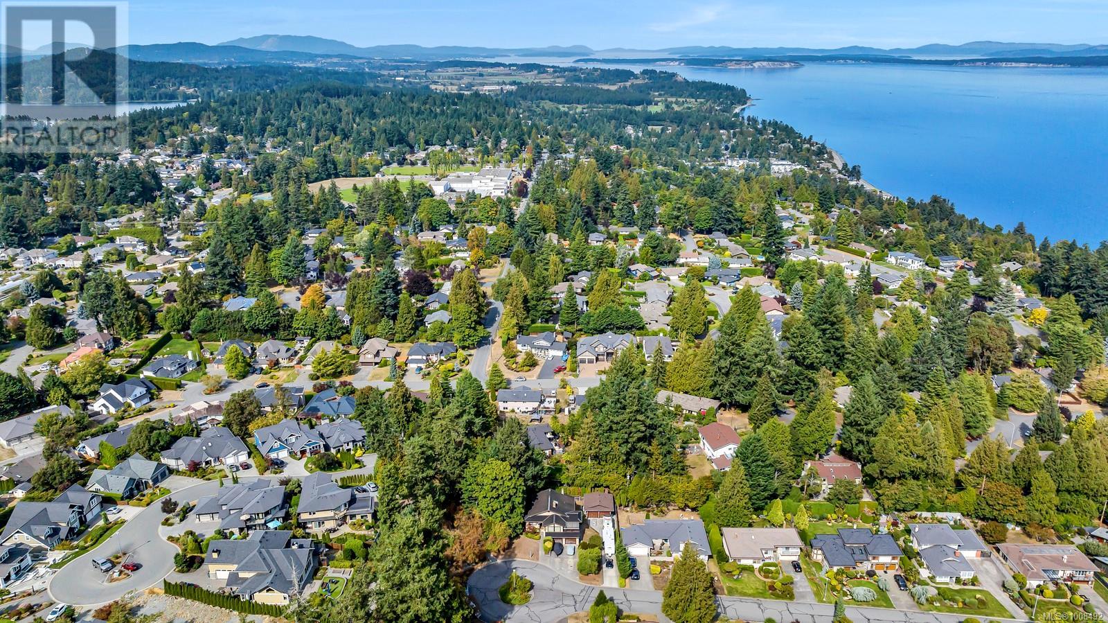  800 Seamist Place, Saanich