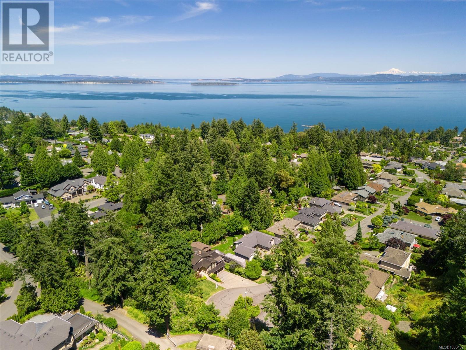  800 Seamist Place, Saanich