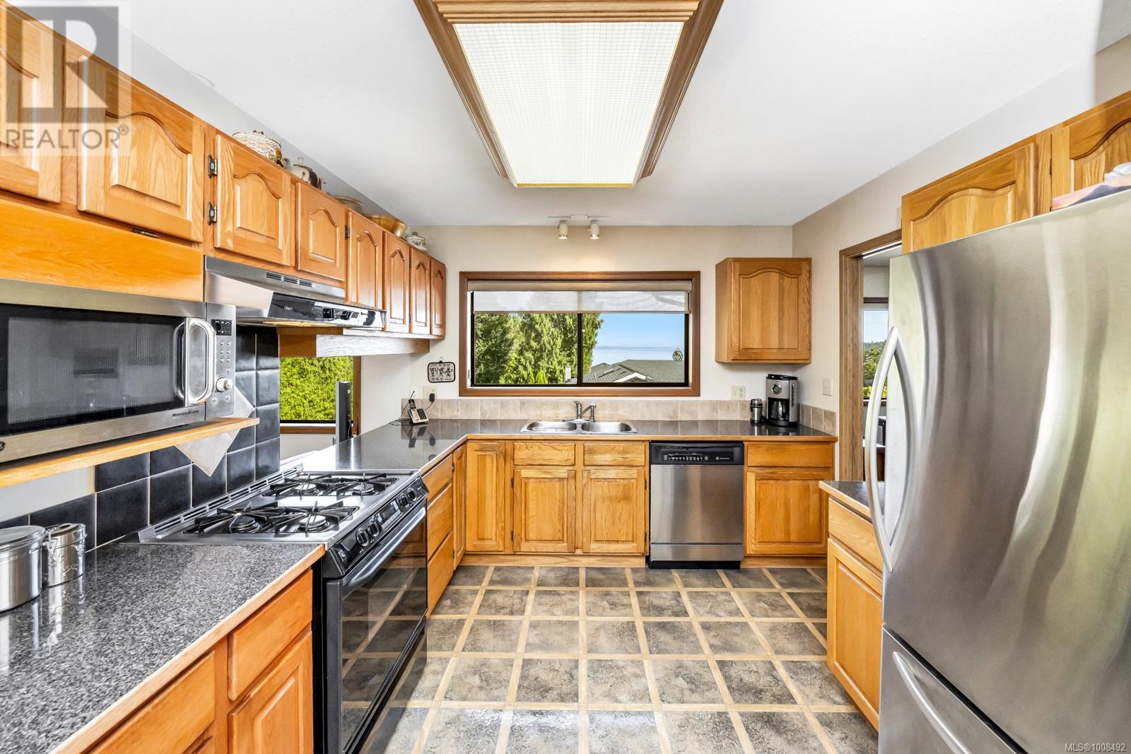  800 Seamist Place, Saanich