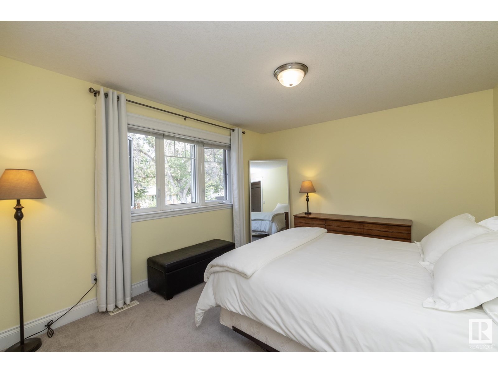 Photo 12 of 9319 93 St Nw, Edmonton AB