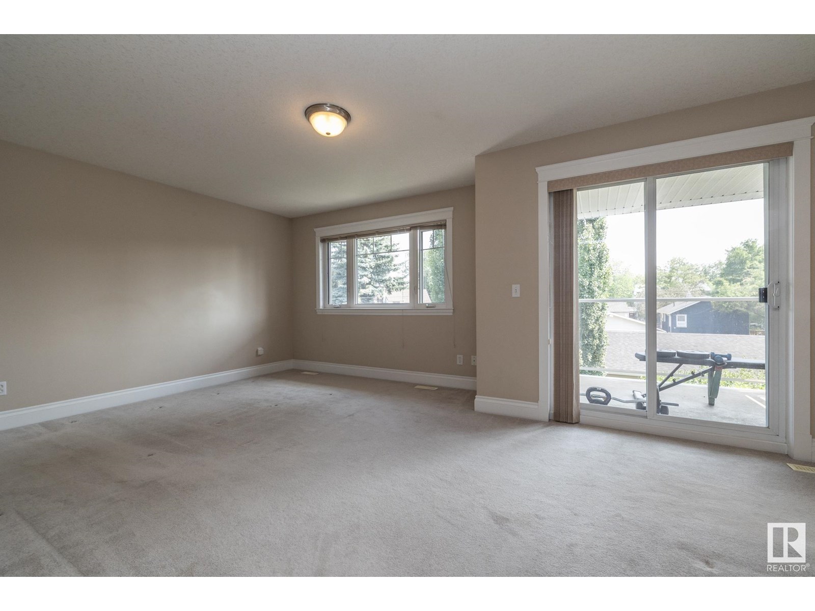 Photo 40 of 9319 93 St Nw, Edmonton AB