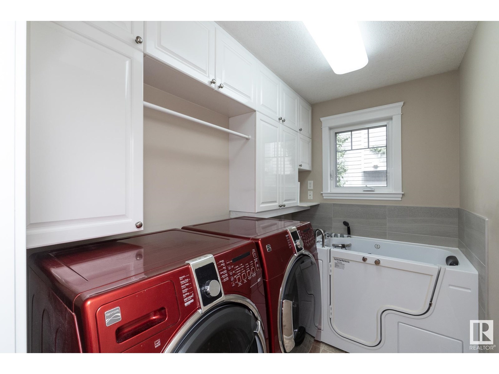 Photo 32 of 9319 93 St Nw, Edmonton AB