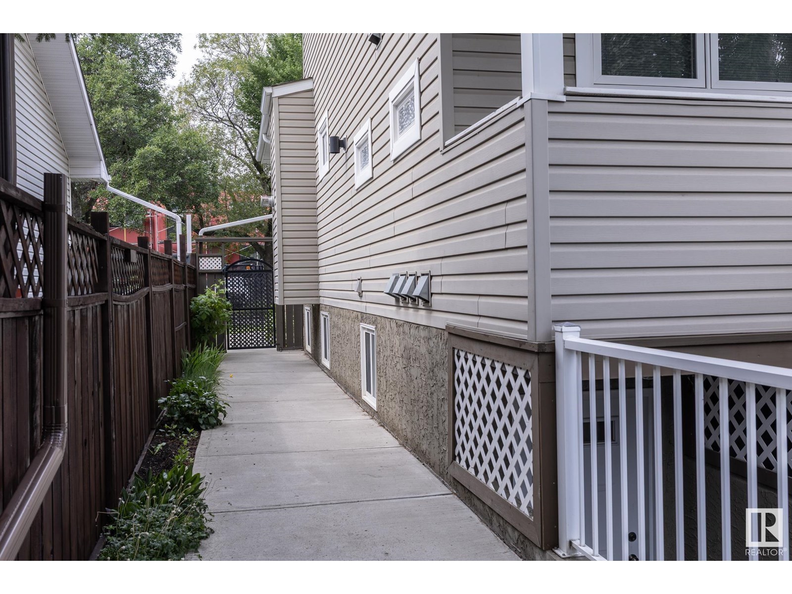 Photo 46 of 9319 93 St Nw, Edmonton AB