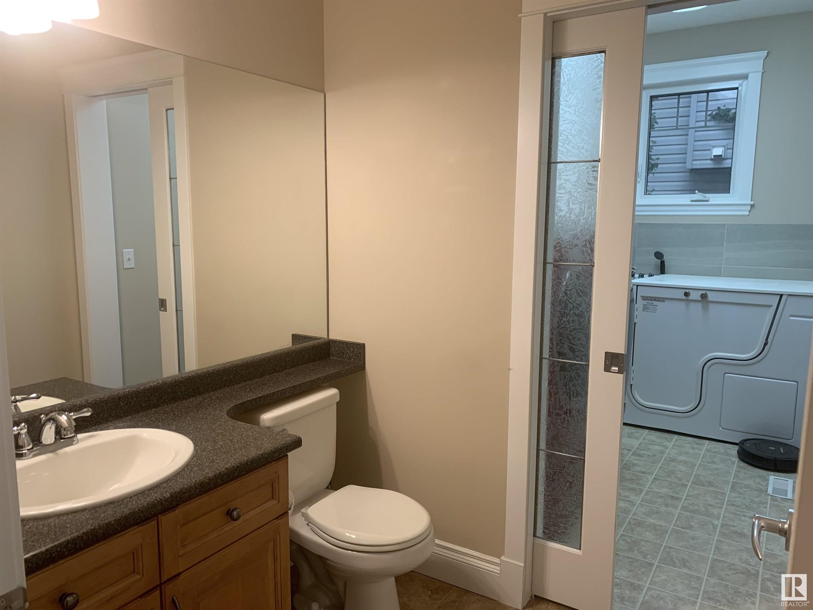 Photo 14 of 9319 93 St Nw, Edmonton AB