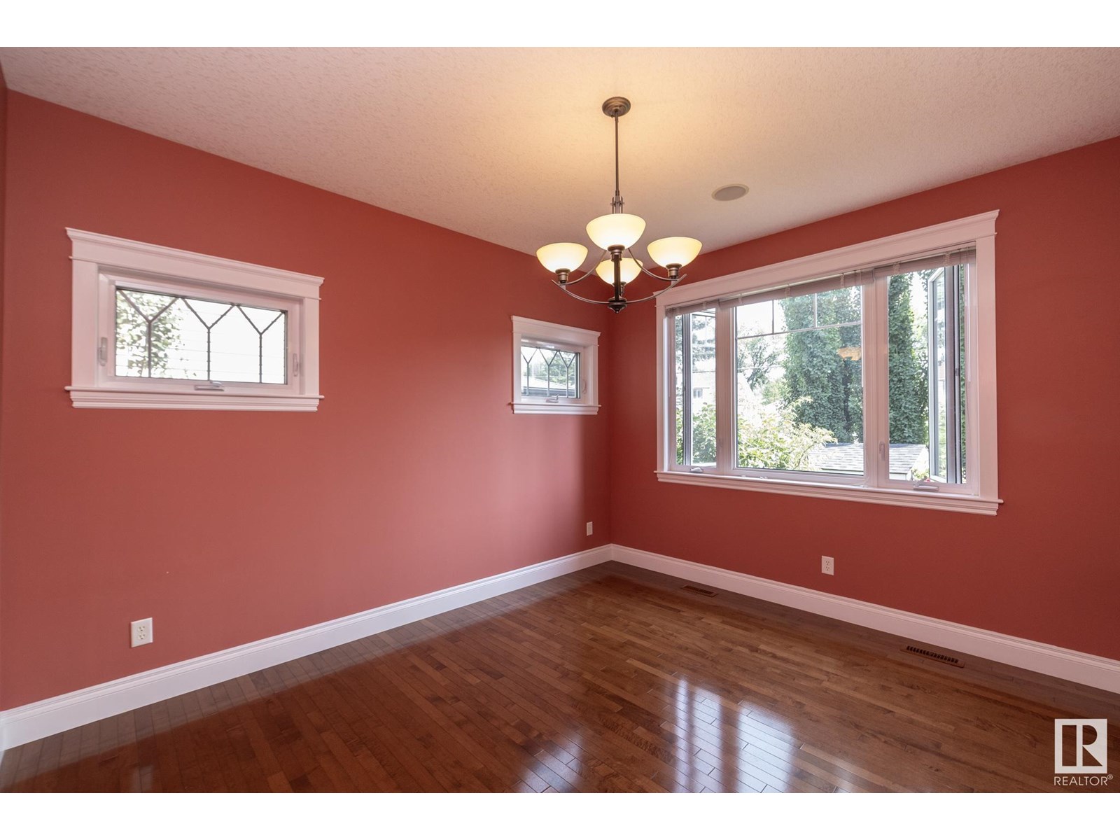 Photo 43 of 9319 93 St Nw, Edmonton AB