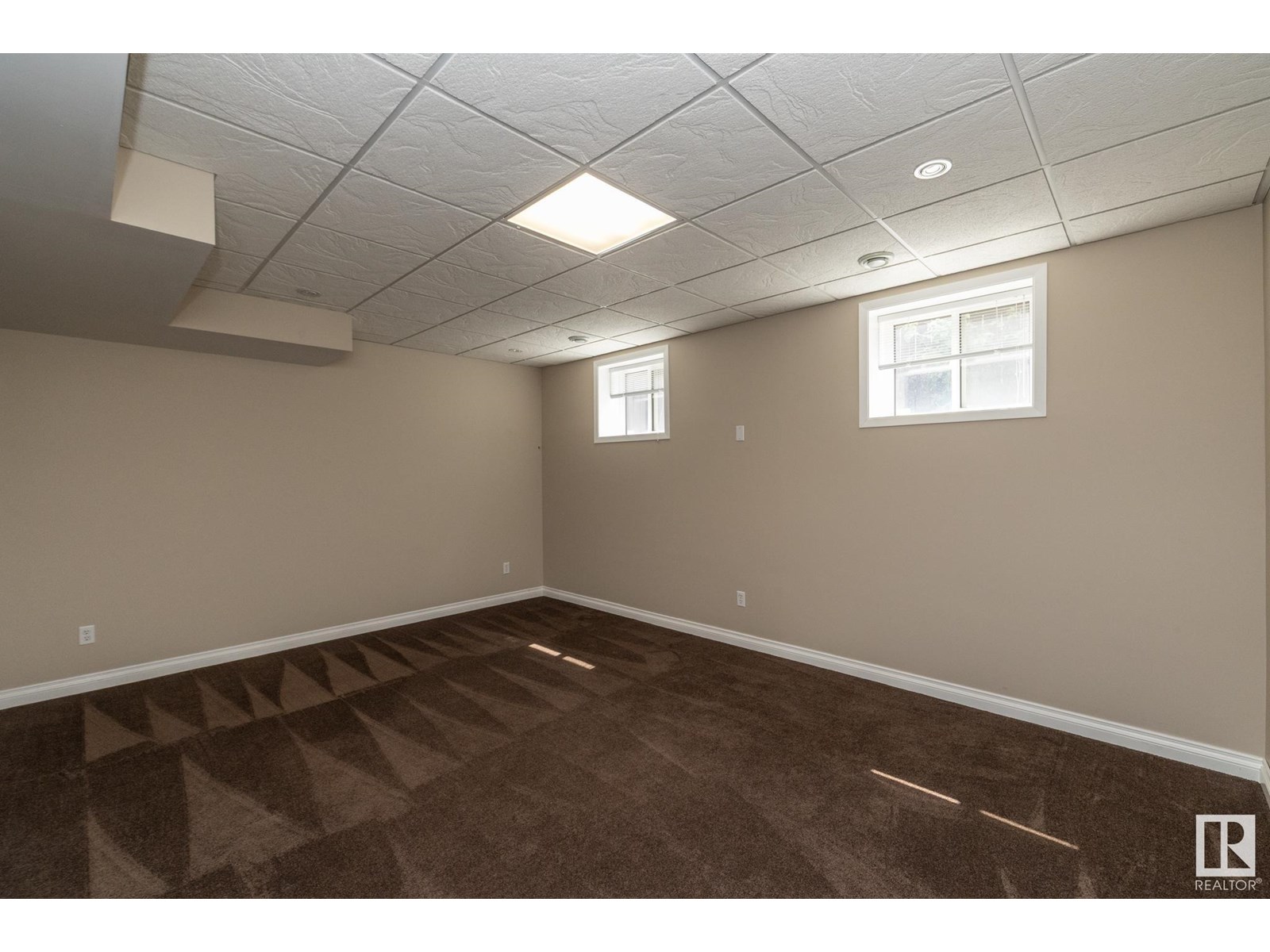 Photo 20 of 9319 93 St Nw, Edmonton AB
