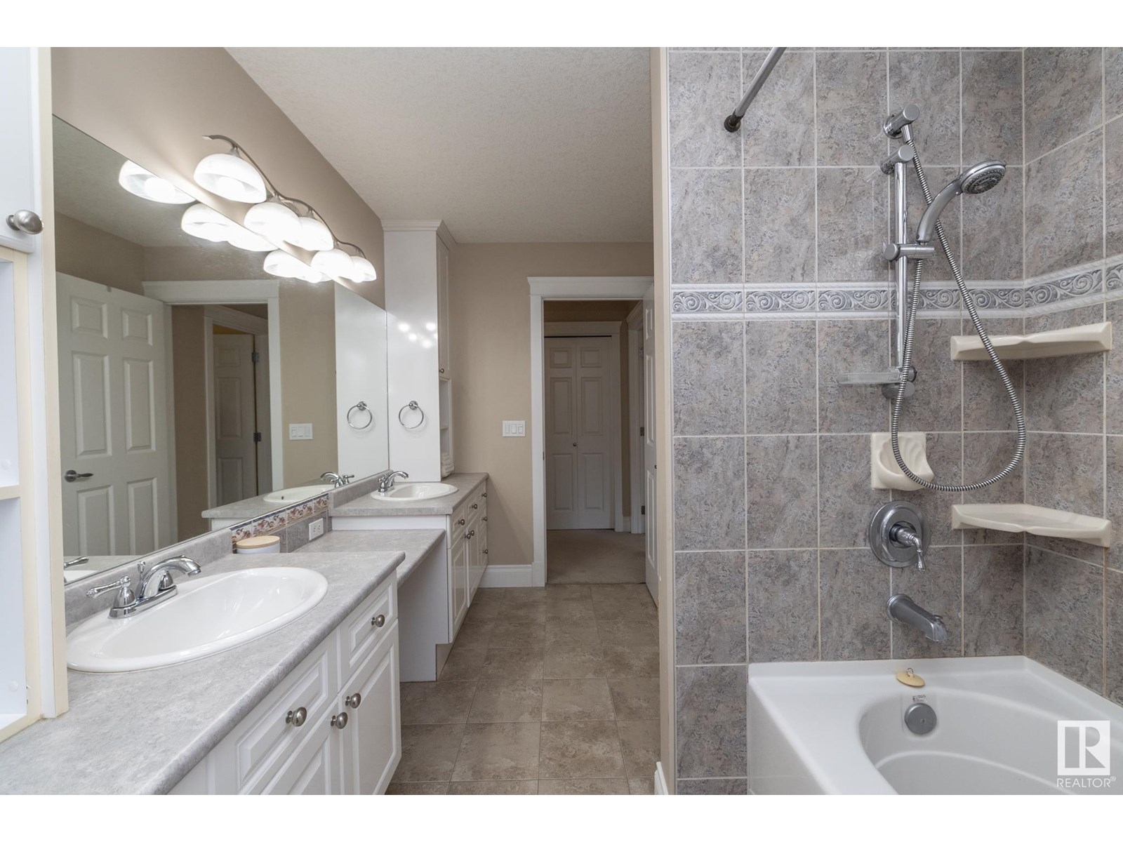 Photo 35 of 9319 93 St Nw, Edmonton AB