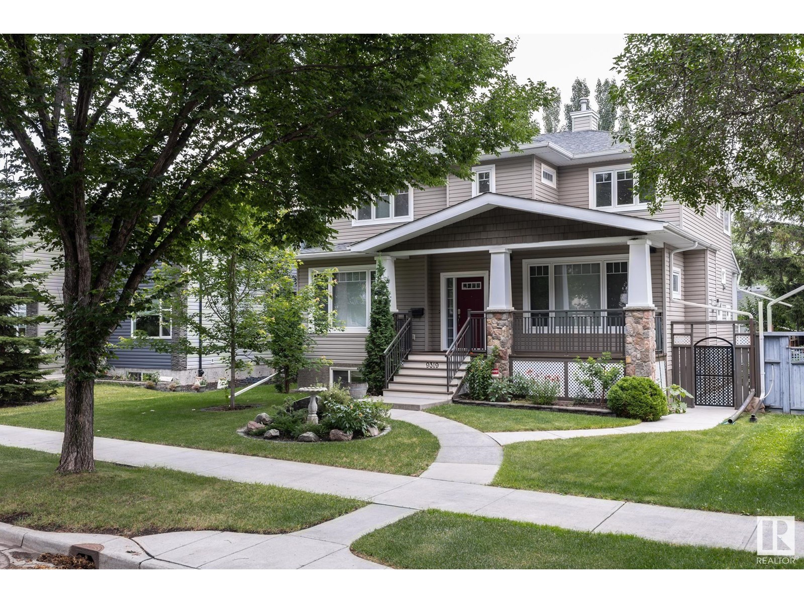 Photo 5 of 9319 93 St Nw, Edmonton AB