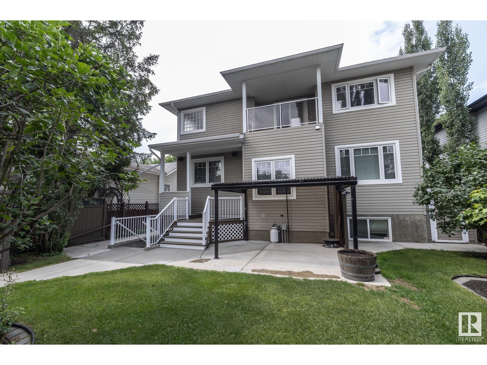 Photo 25 of 9319 93 St Nw, Edmonton AB