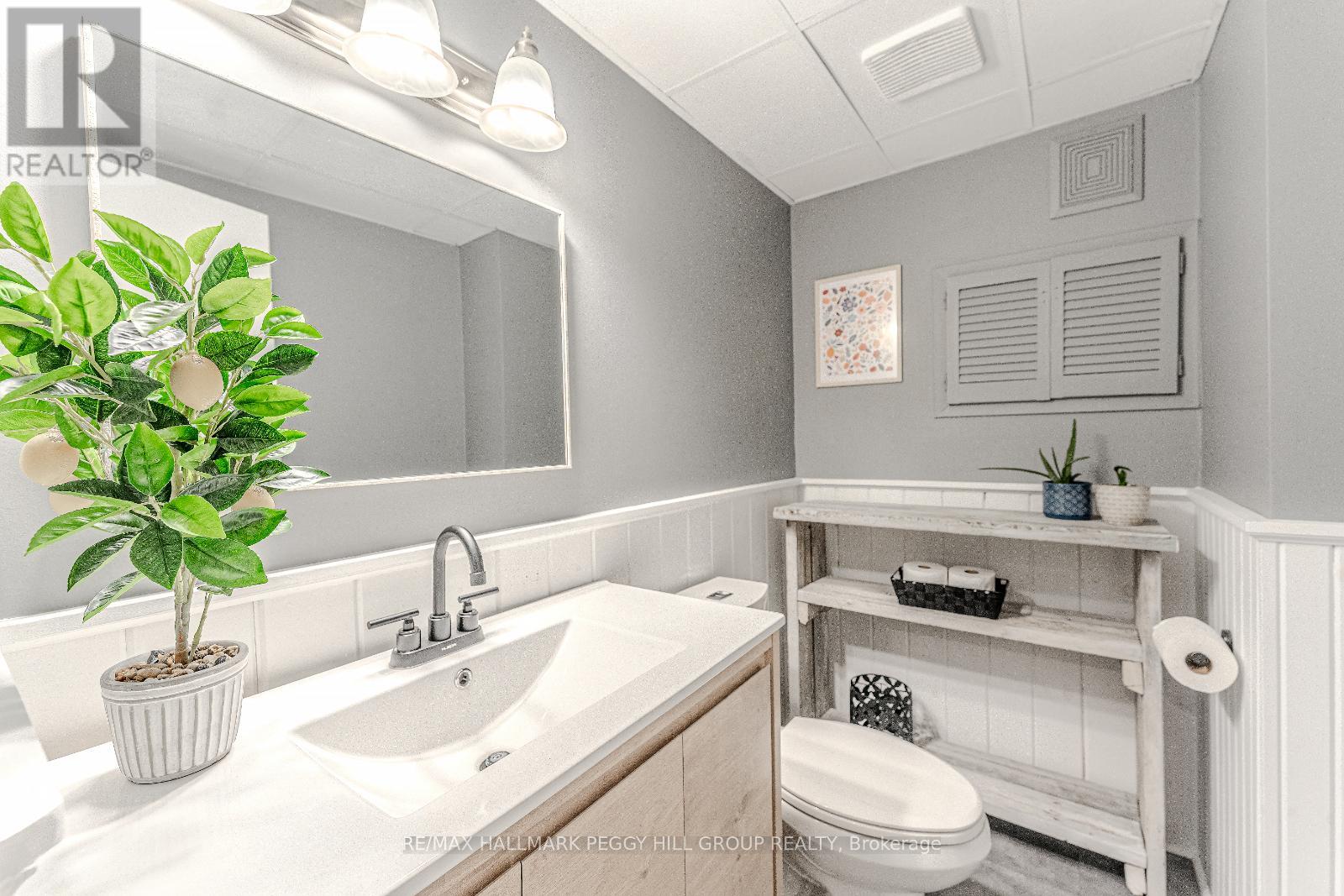 Photo 10 of 40 Mcconkey Place, Barrie ON