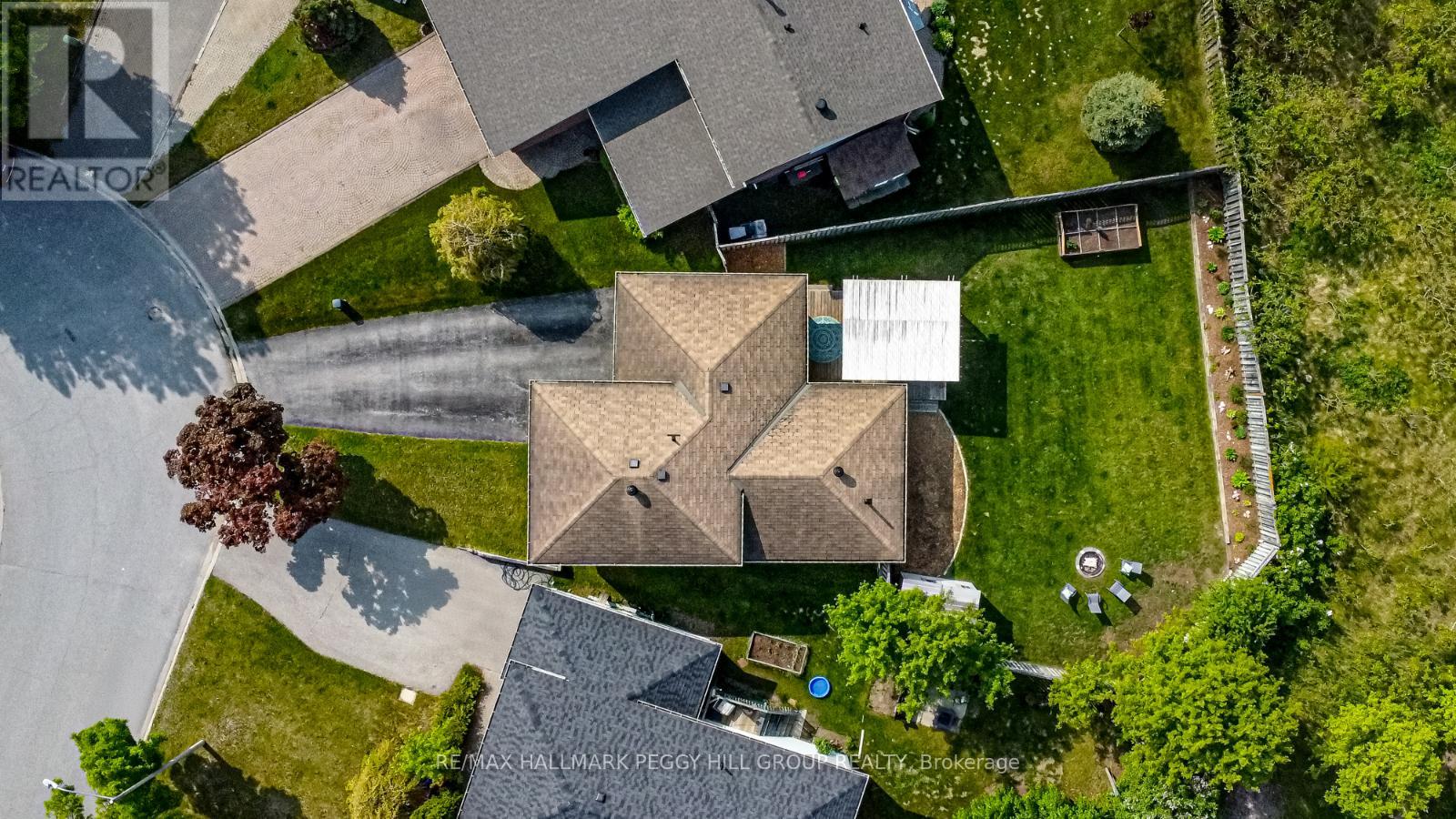 Photo 2 of 40 Mcconkey Place, Barrie ON