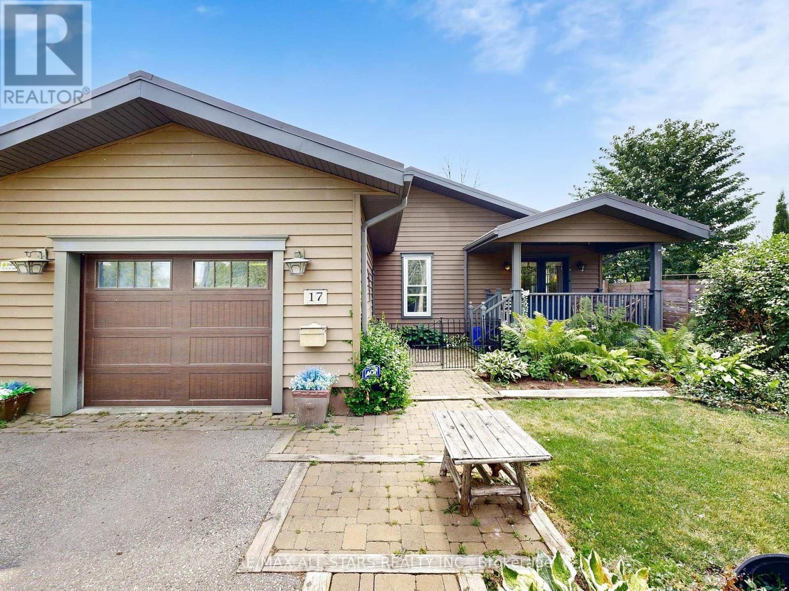 Photo 33 of 17 Metropolitan Crescent, Georgina ON