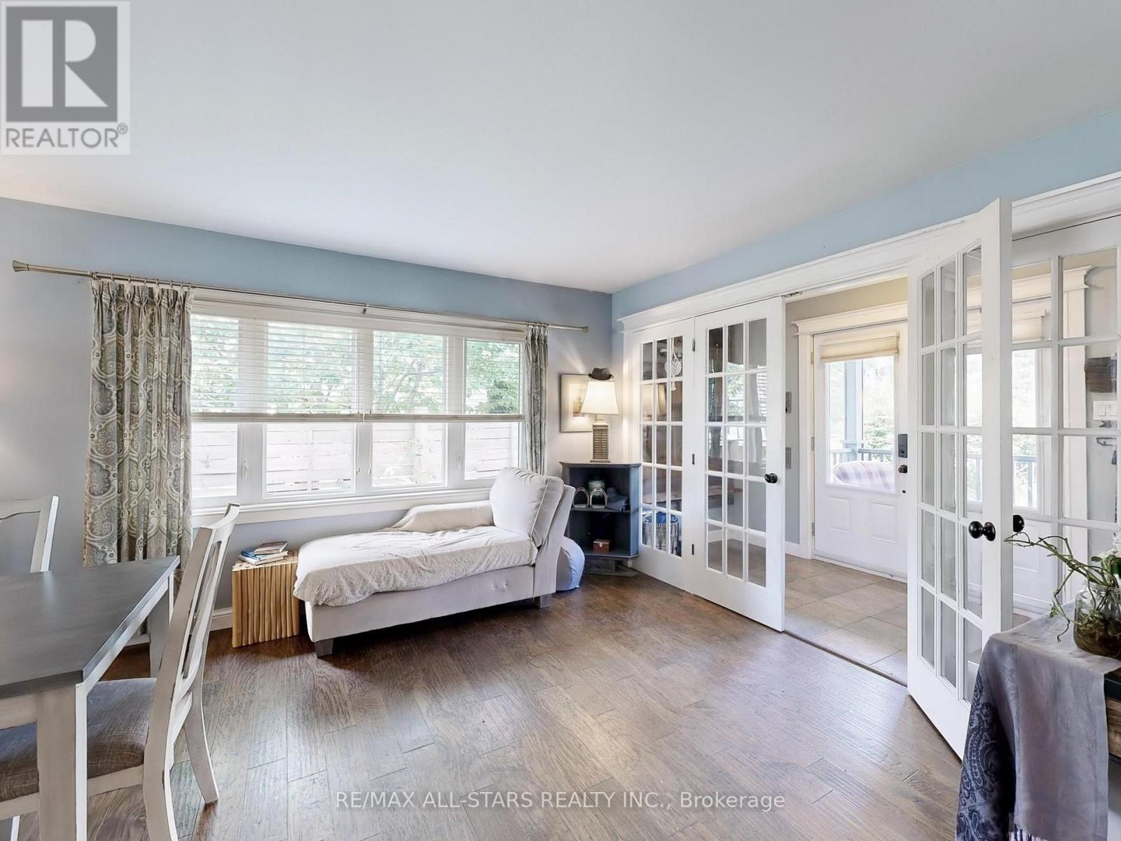 Photo 18 of 17 Metropolitan Crescent, Georgina ON