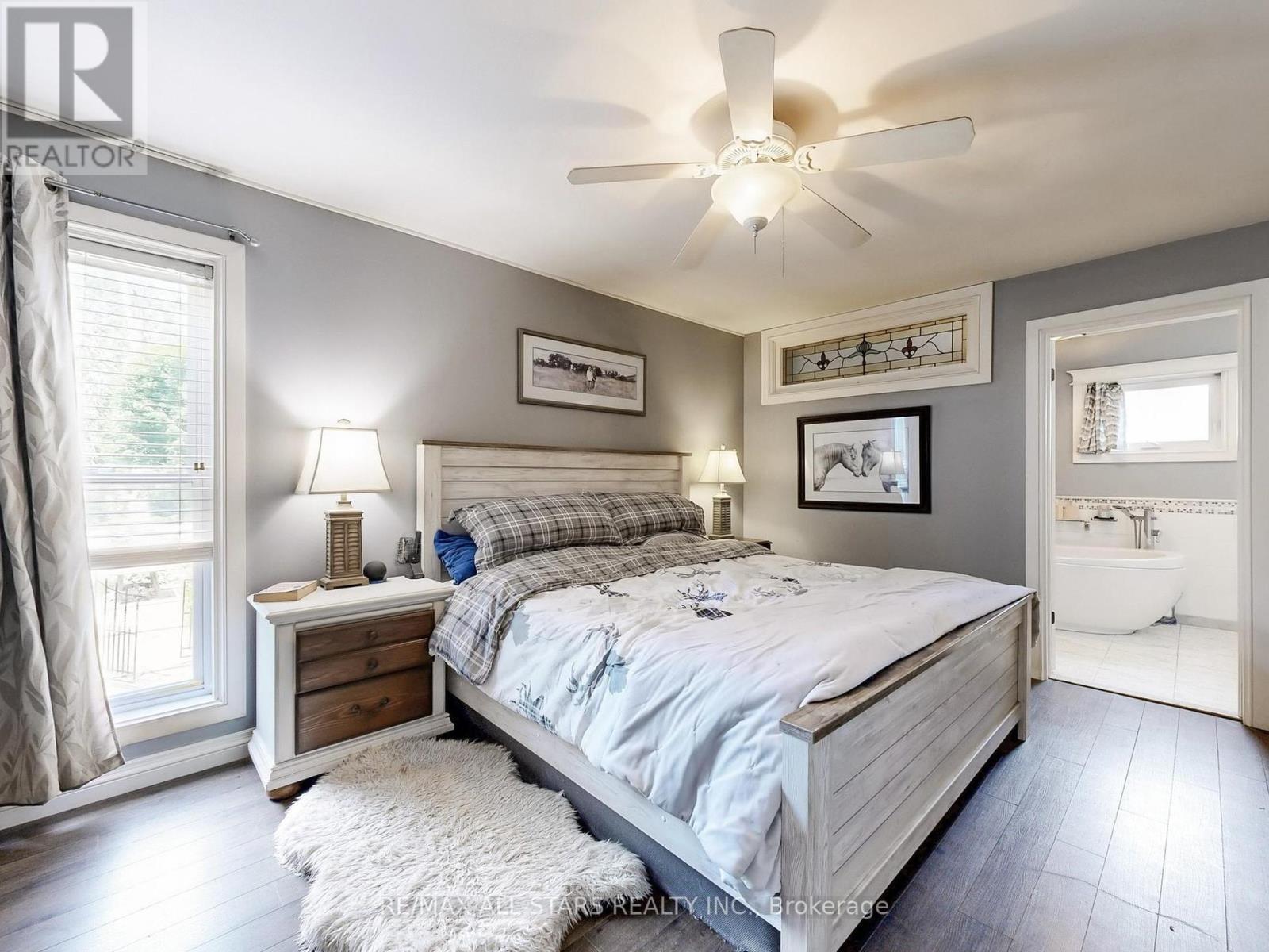 Photo 24 of 17 Metropolitan Crescent, Georgina ON