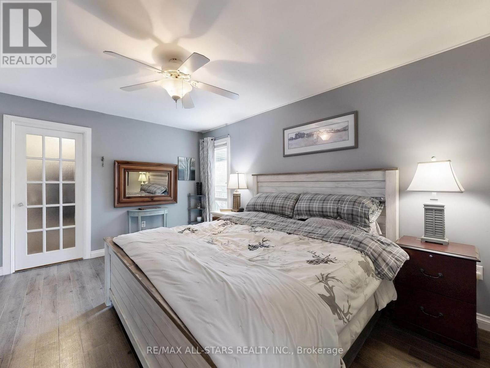 Photo 14 of 17 Metropolitan Crescent, Georgina ON