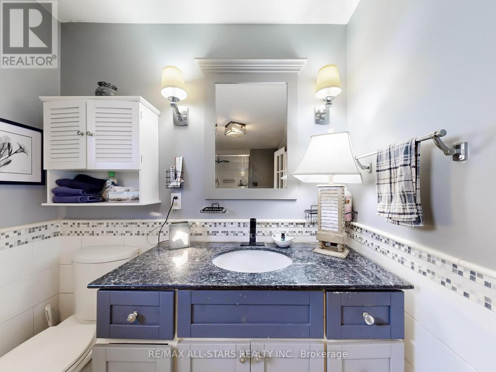 Photo 25 of 17 Metropolitan Crescent, Georgina ON