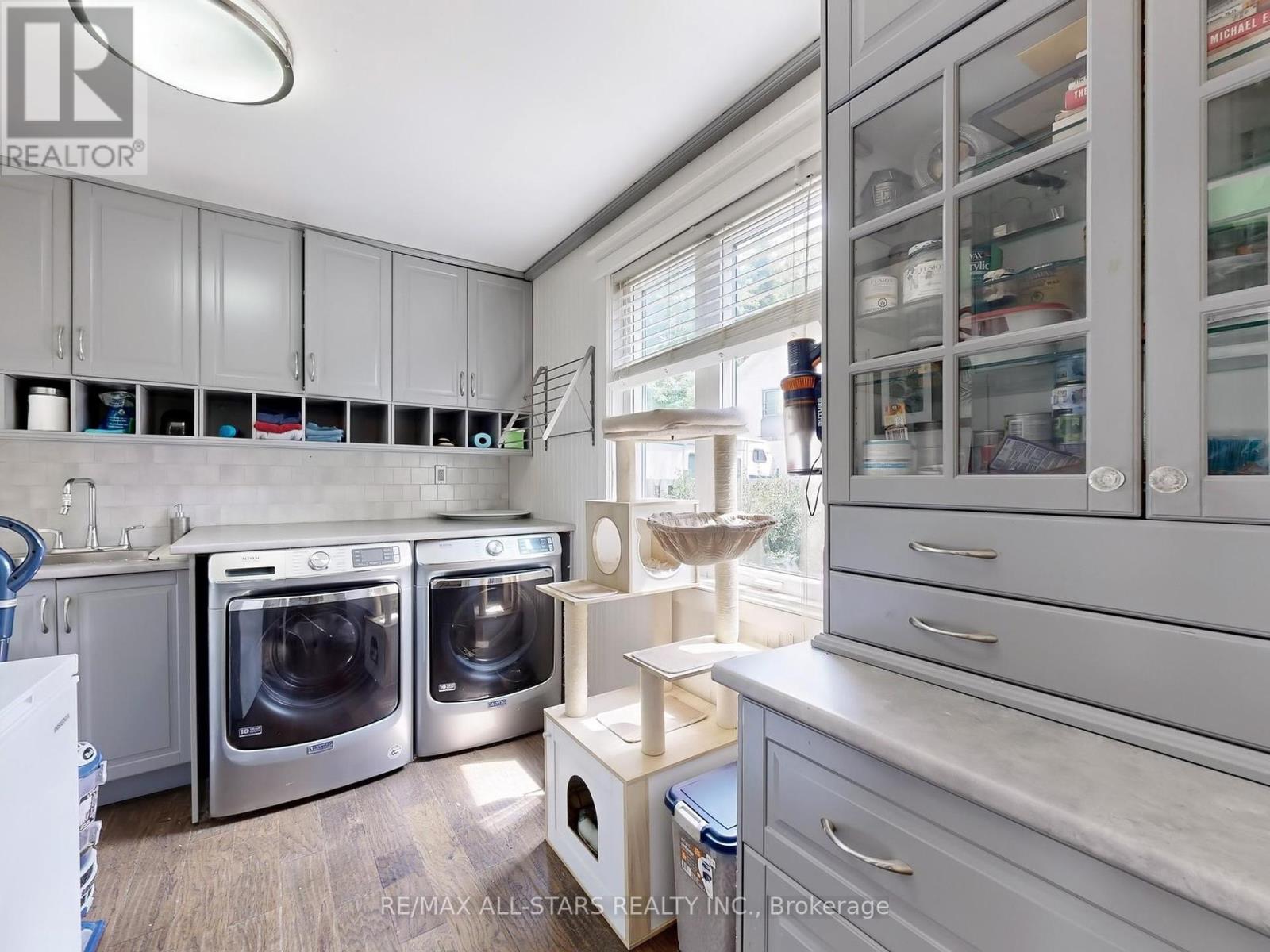 Photo 34 of 17 Metropolitan Crescent, Georgina ON