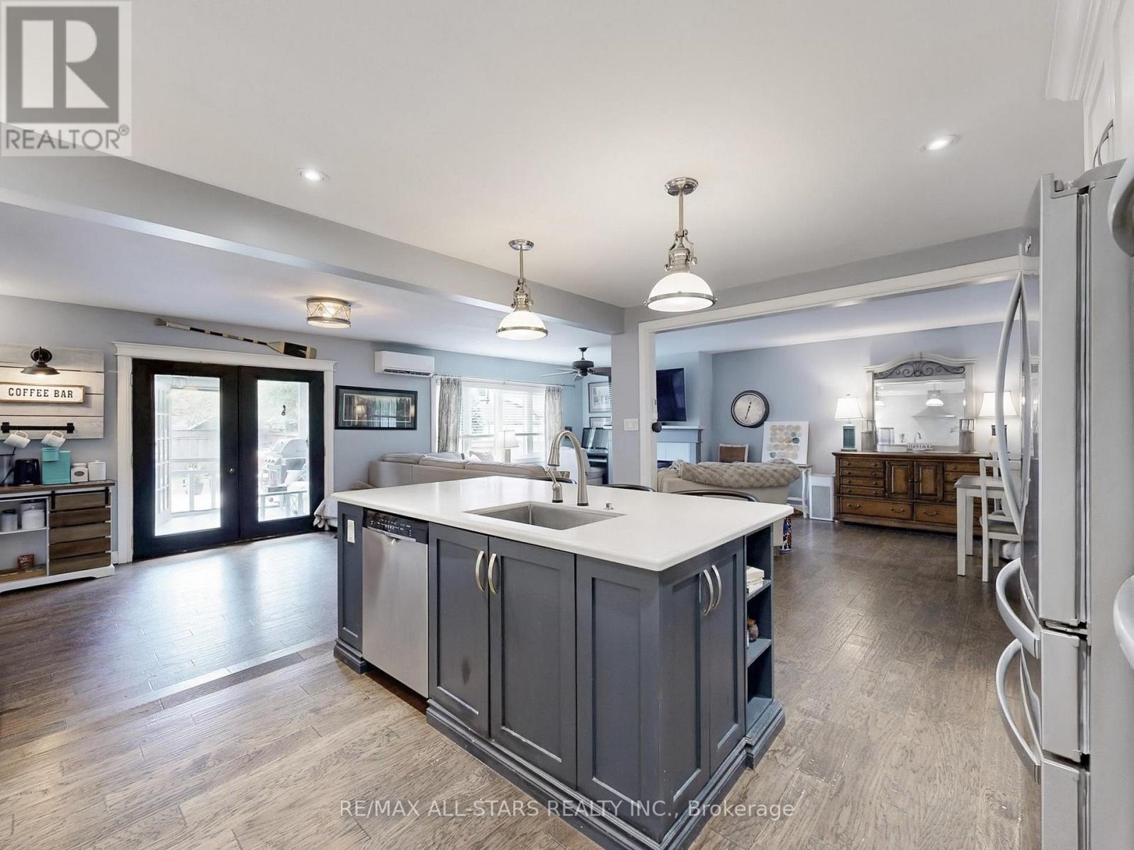 Photo 28 of 17 Metropolitan Crescent, Georgina ON