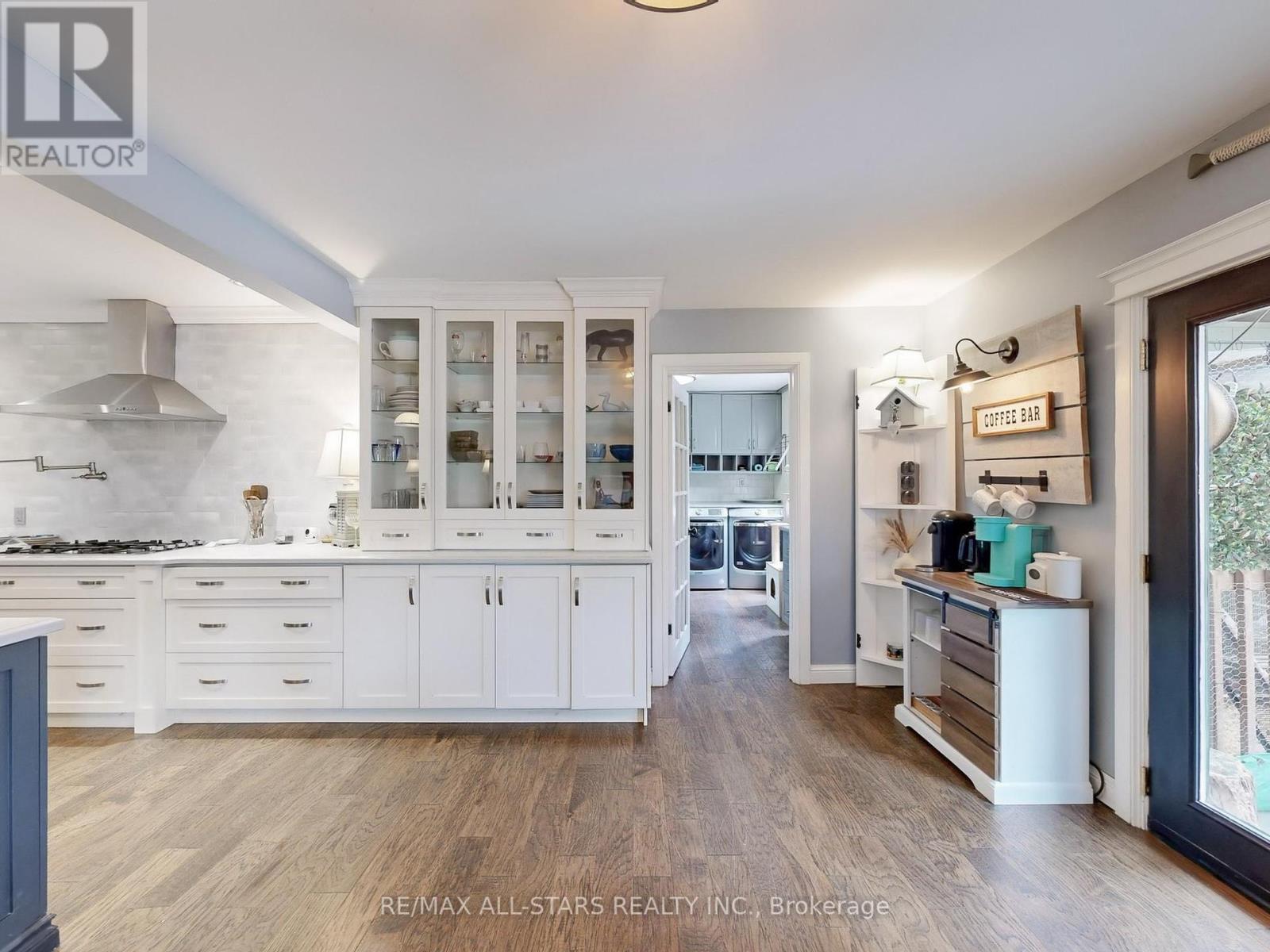Photo 27 of 17 Metropolitan Crescent, Georgina ON