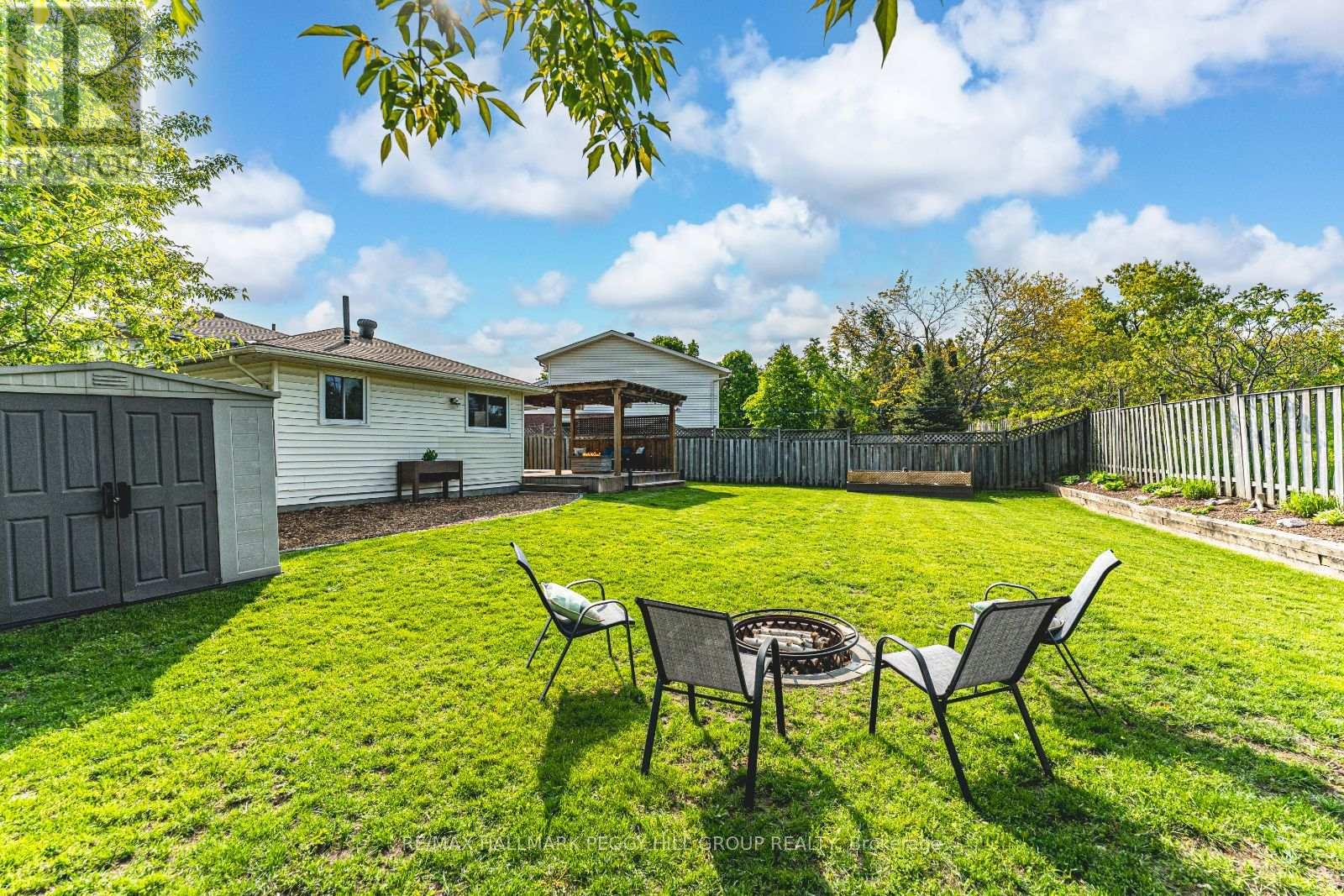 Photo 19 of 40 Mcconkey Place, Barrie ON