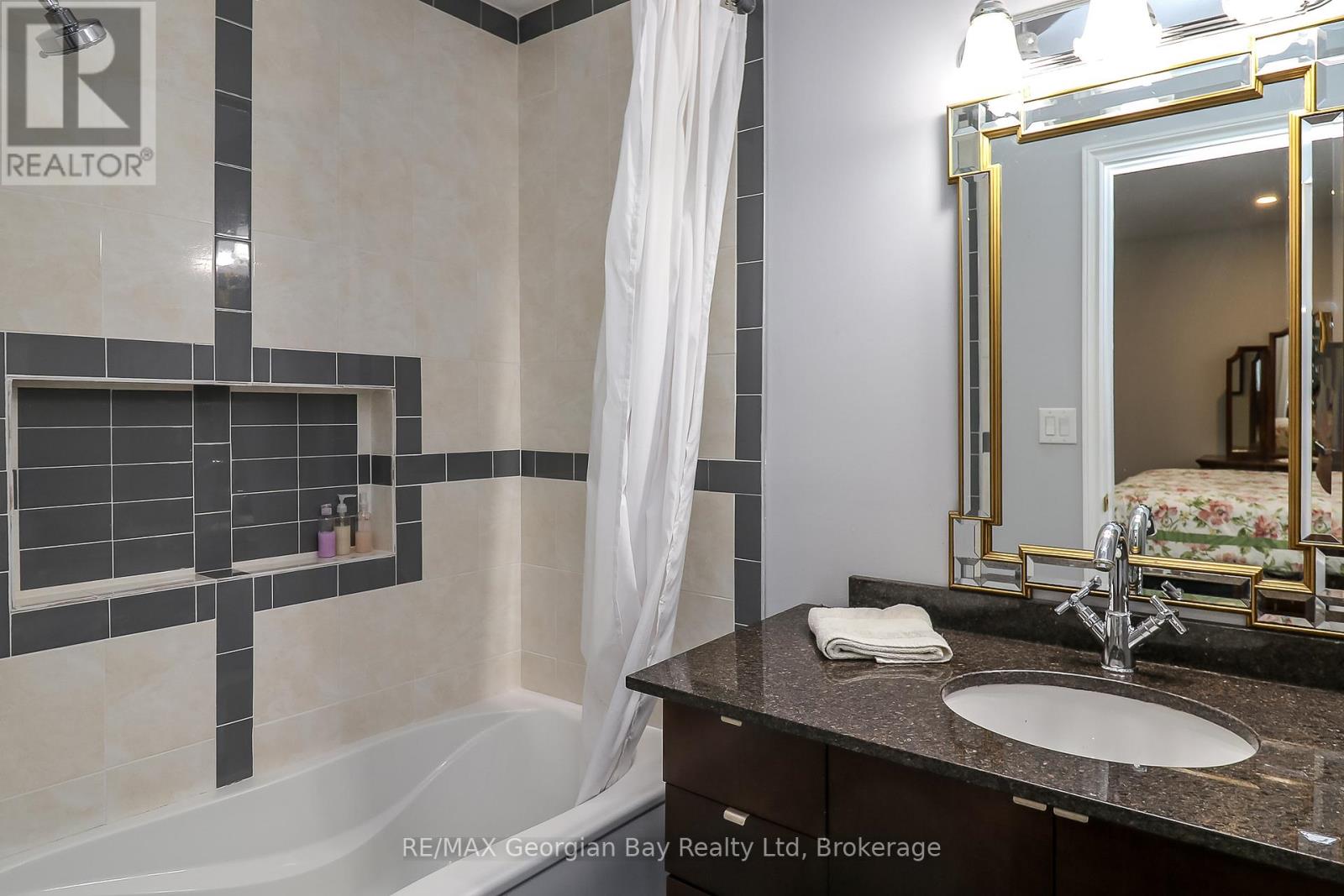 Photo 41 of 392 William Street, Tay ON