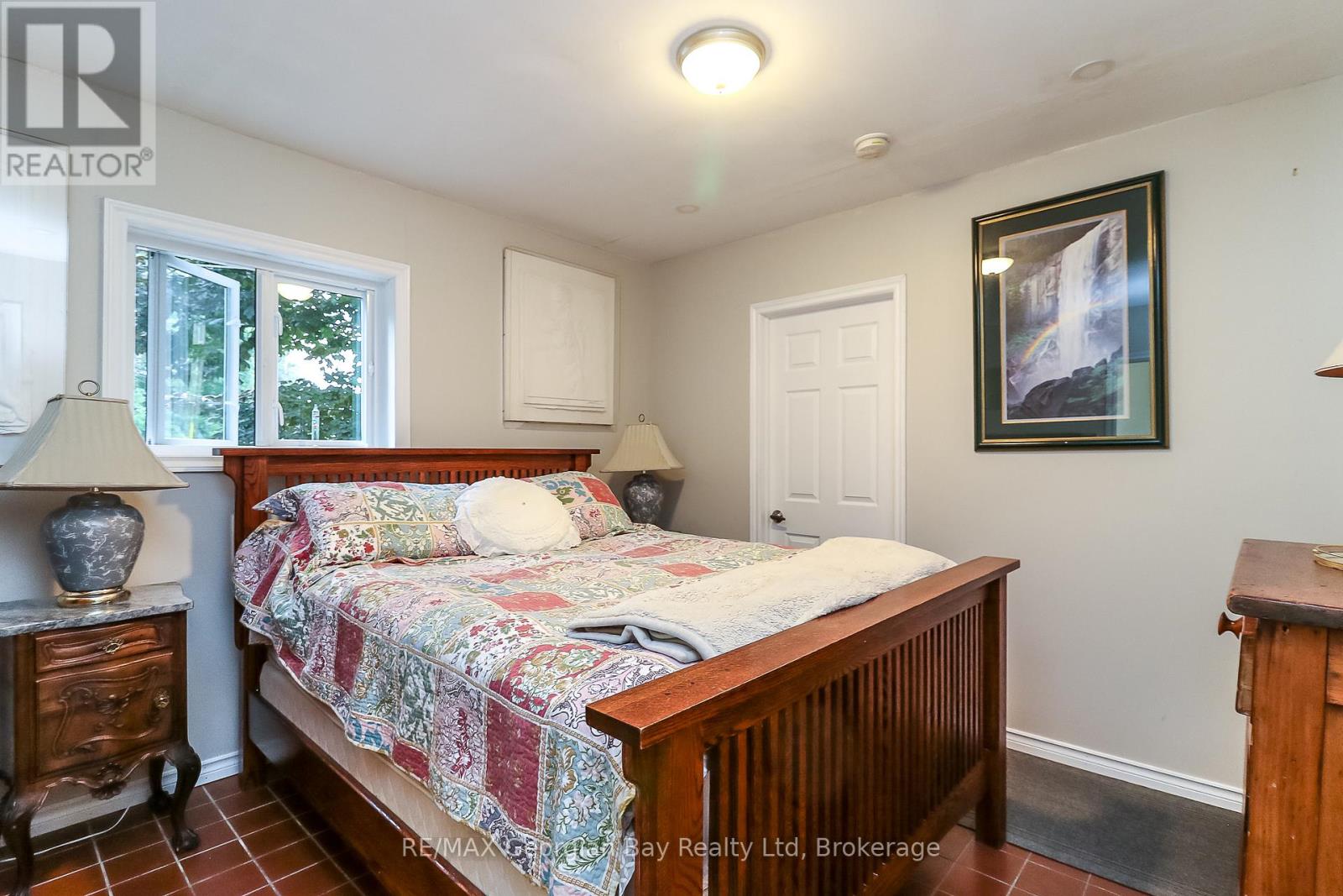 Photo 17 of 392 William Street, Tay ON