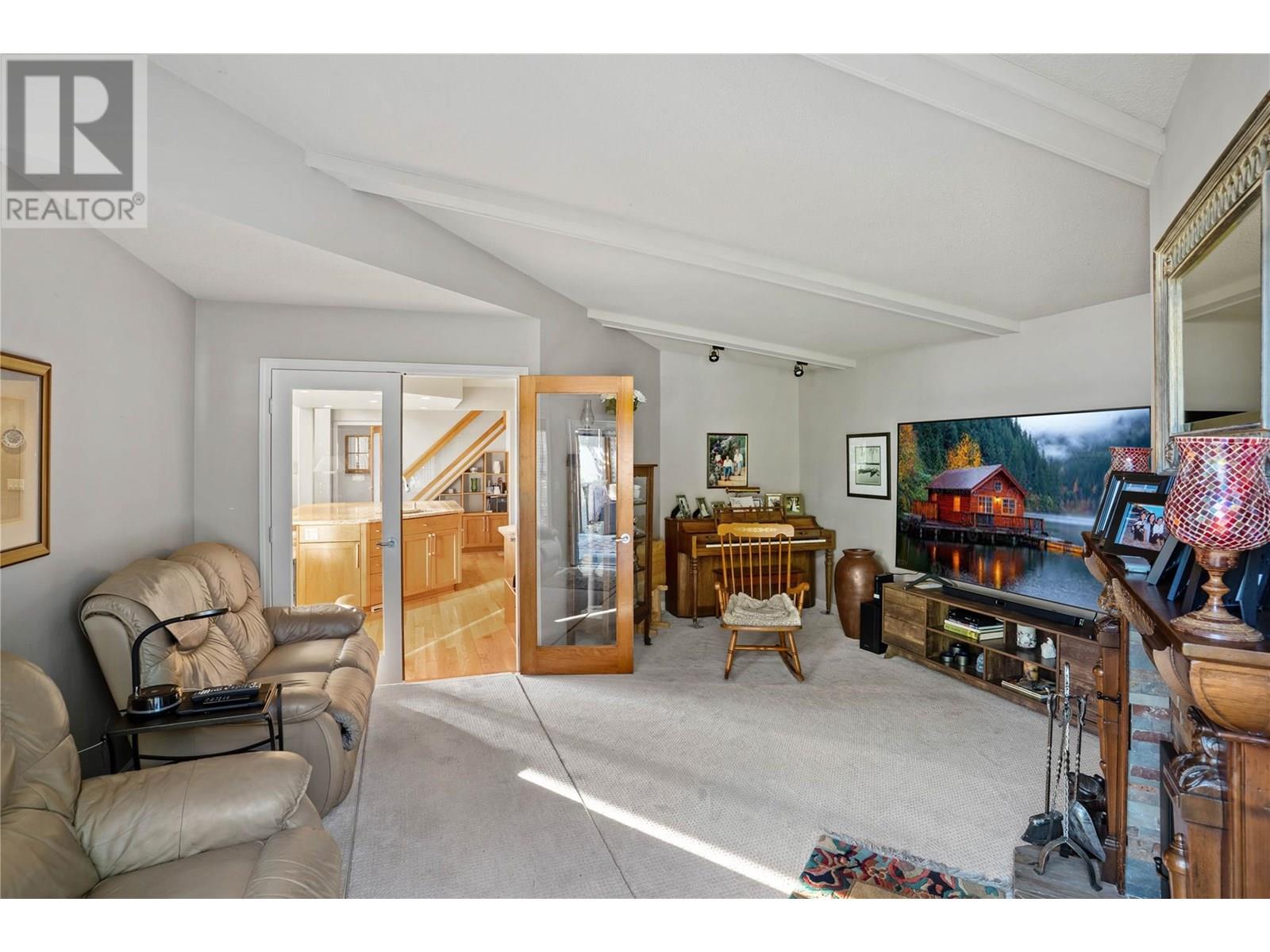Photo 19 of 1988 Dewdney Road, Kelowna BC