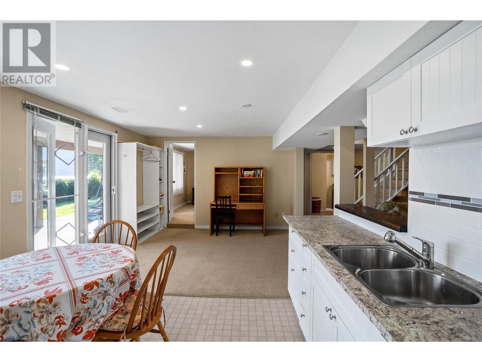 Photo 31 of 1988 Dewdney Road, Kelowna BC