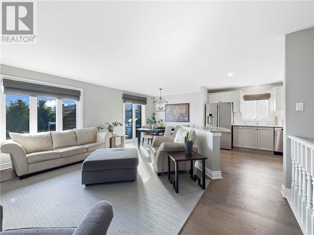 Photo 8 of 25 Bradbury Crescent, Paris ON