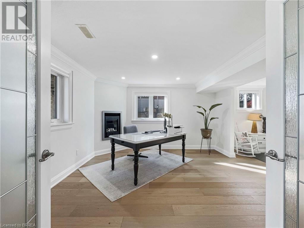 Photo 23 of 25 Bradbury Crescent, Paris ON