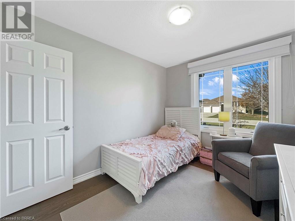 Photo 10 of 25 Bradbury Crescent, Paris ON