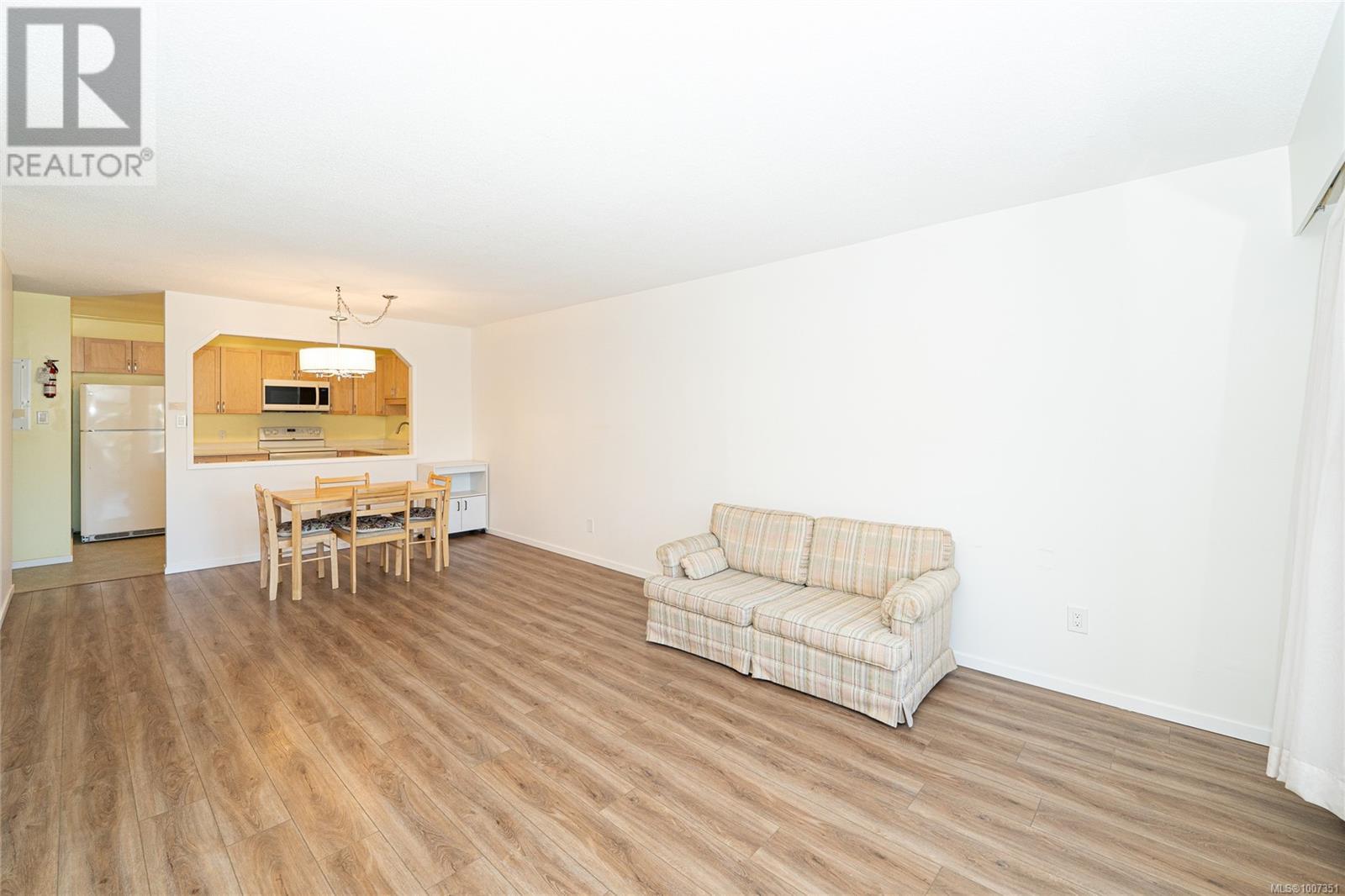 Photo 9 of 401 1188 Yates St, Victoria BC