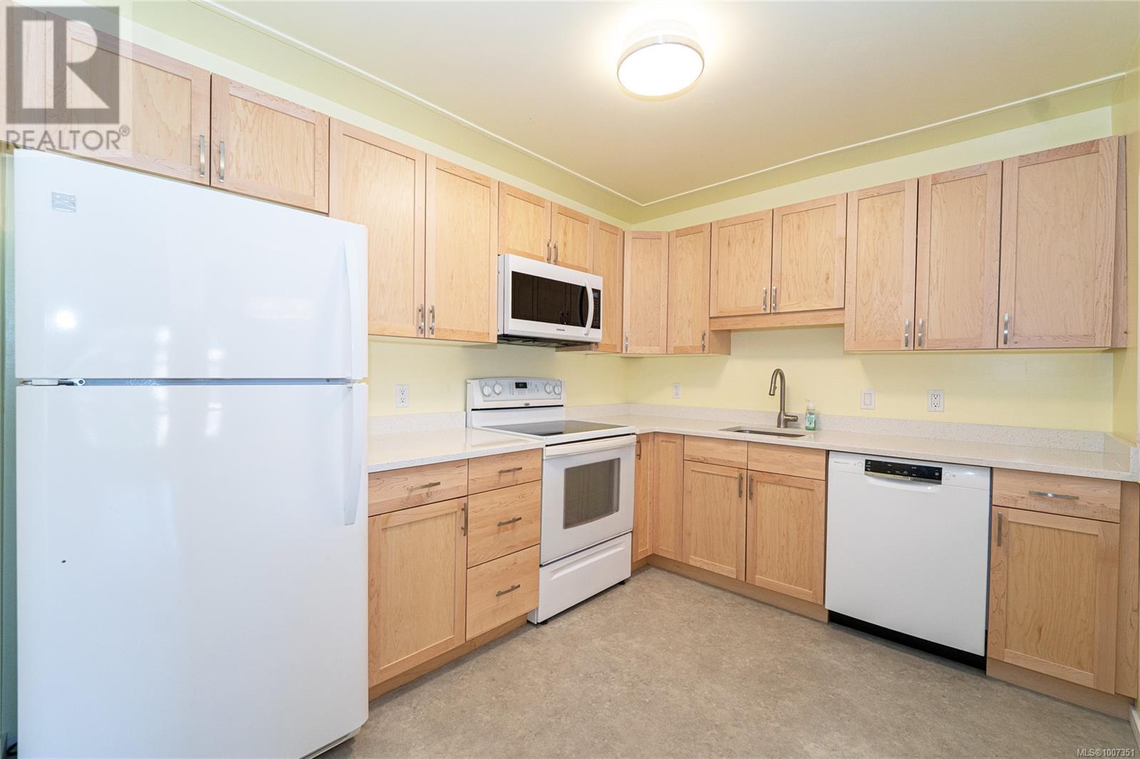 Photo 6 of 401 1188 Yates St, Victoria BC