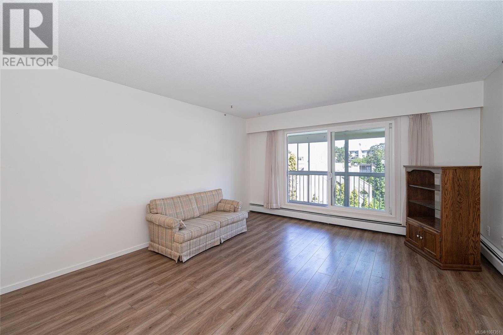 Photo 8 of 401 1188 Yates St, Victoria BC