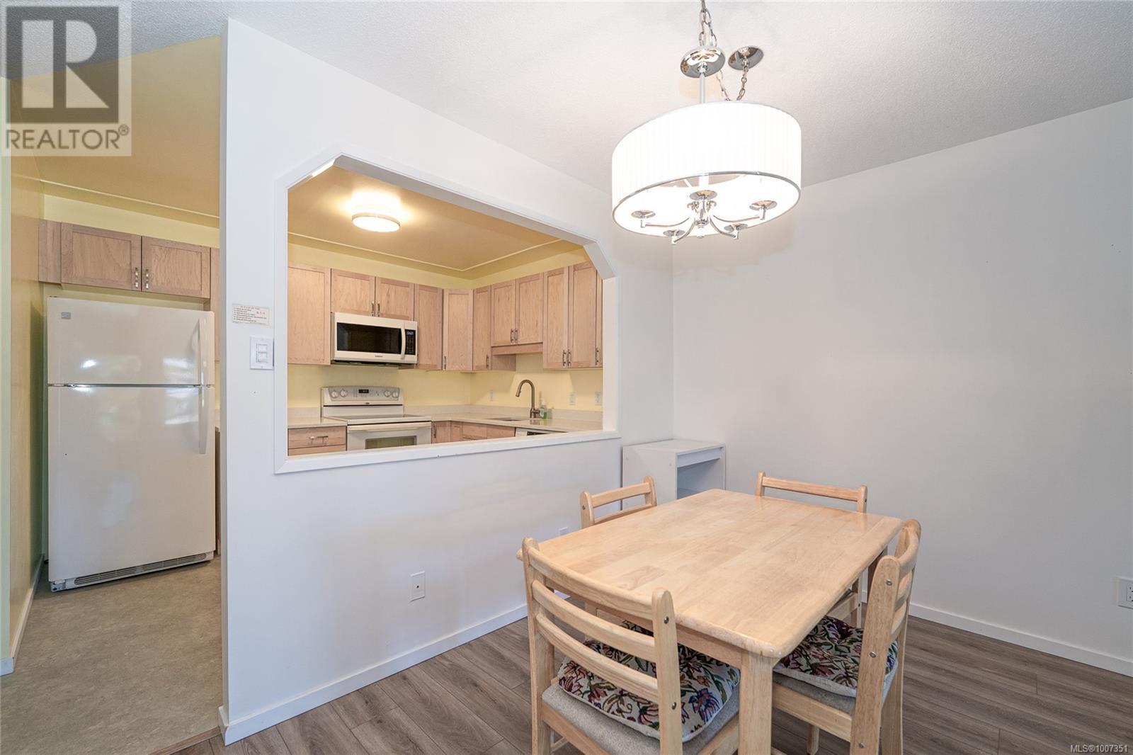 Photo 7 of 401 1188 Yates St, Victoria BC