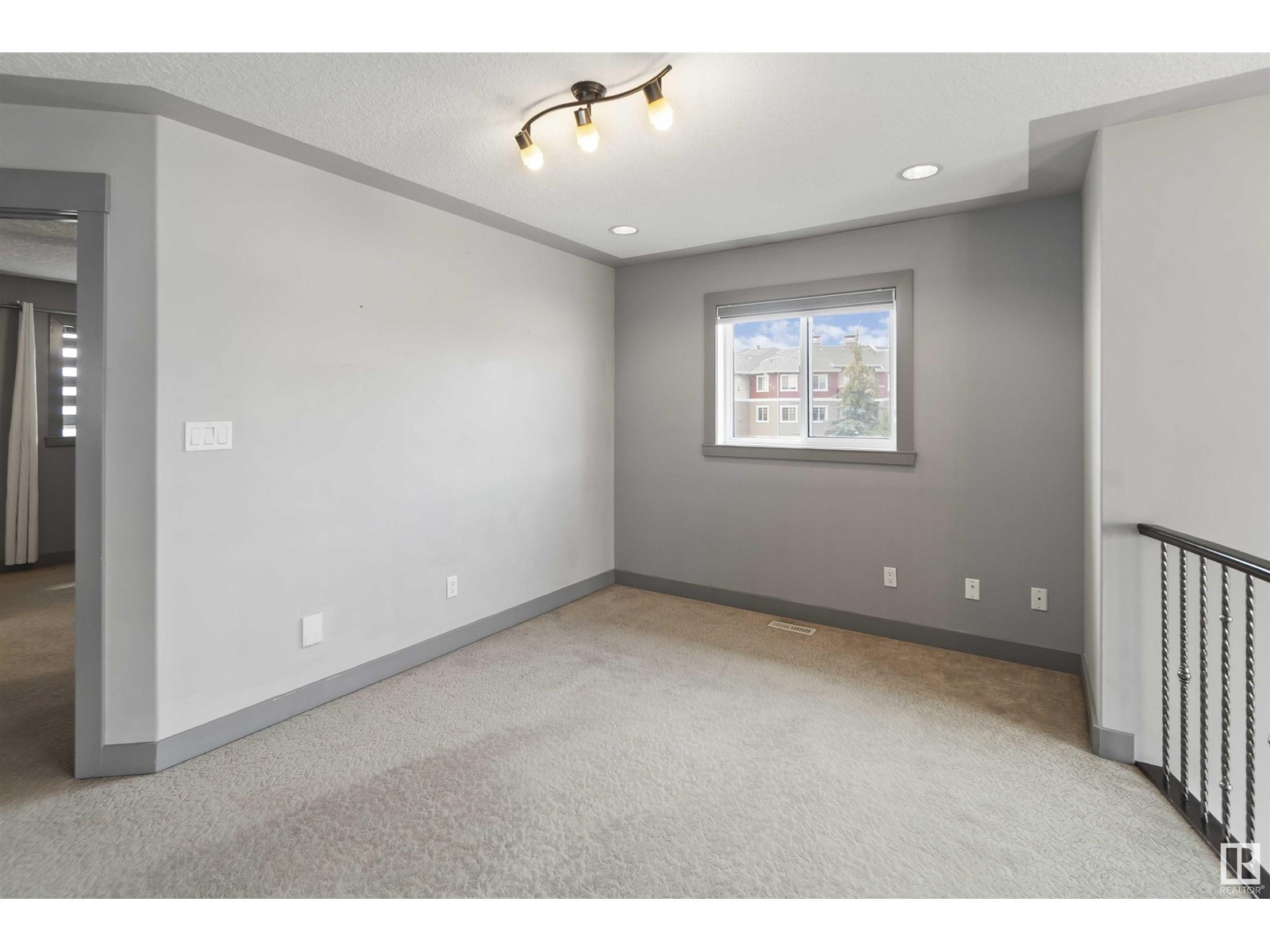 Photo 18 of 2435 Hagen Way Nw Nw, Edmonton AB