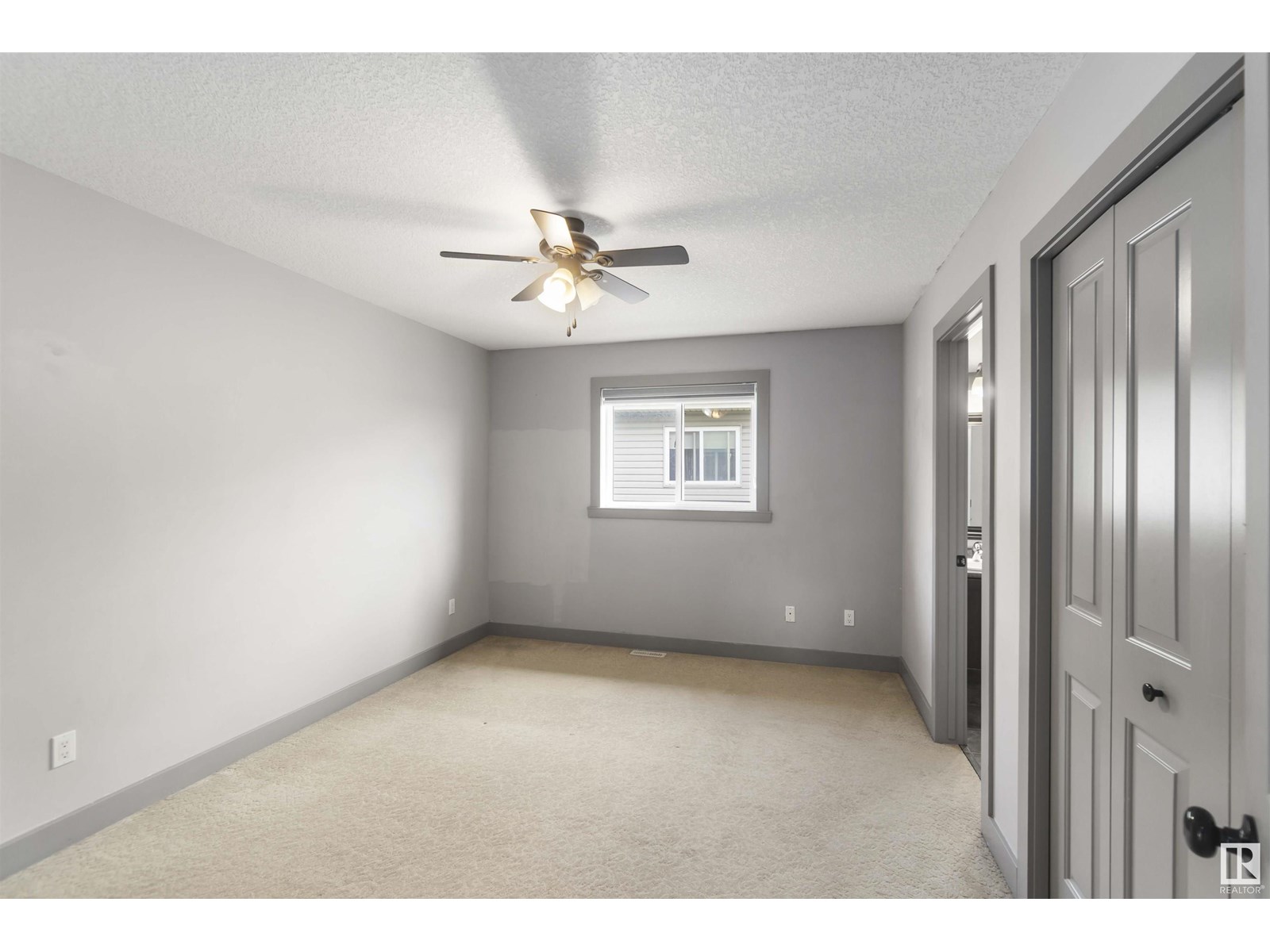 Photo 25 of 2435 Hagen Way Nw Nw, Edmonton AB