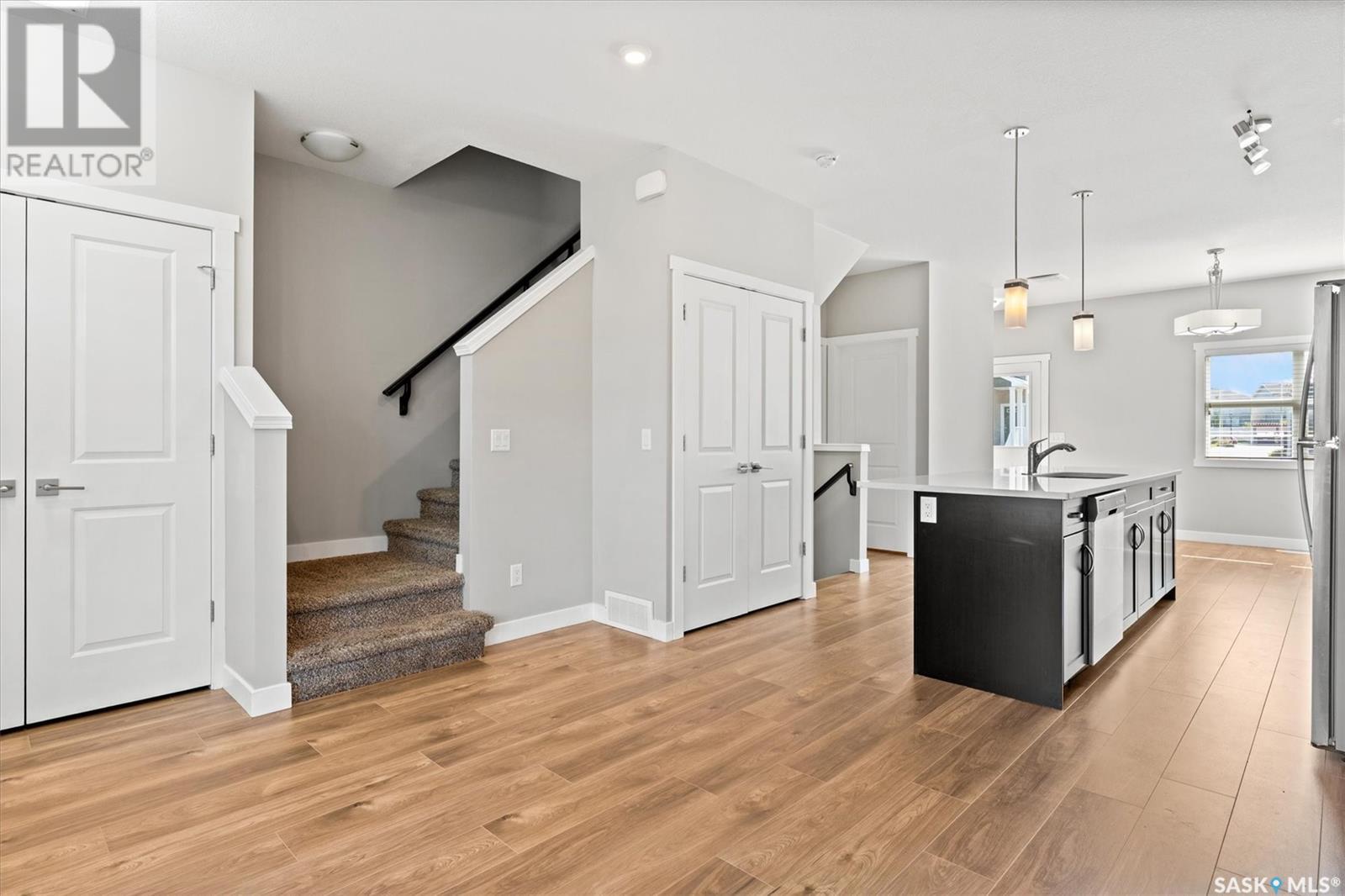 Photo 4 of 1202 Pringle Way, Saskatoon SK