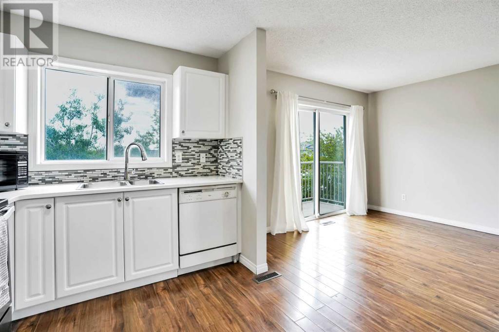 Photo 6 of 4 Citadel Point Nw, Calgary AB