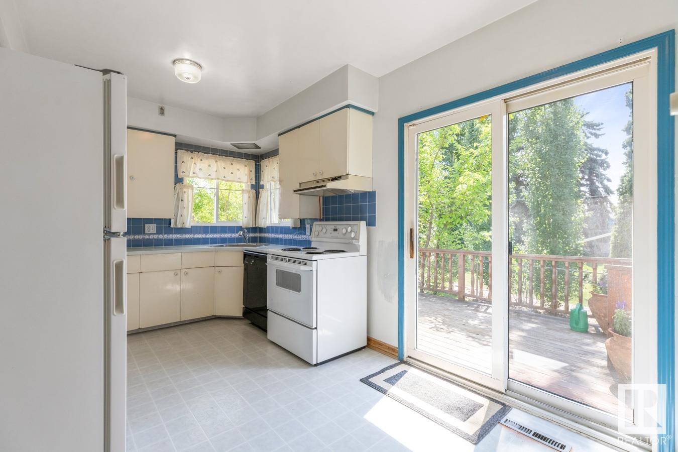 Photo 17 of 11831 134 St Nw, Edmonton AB
