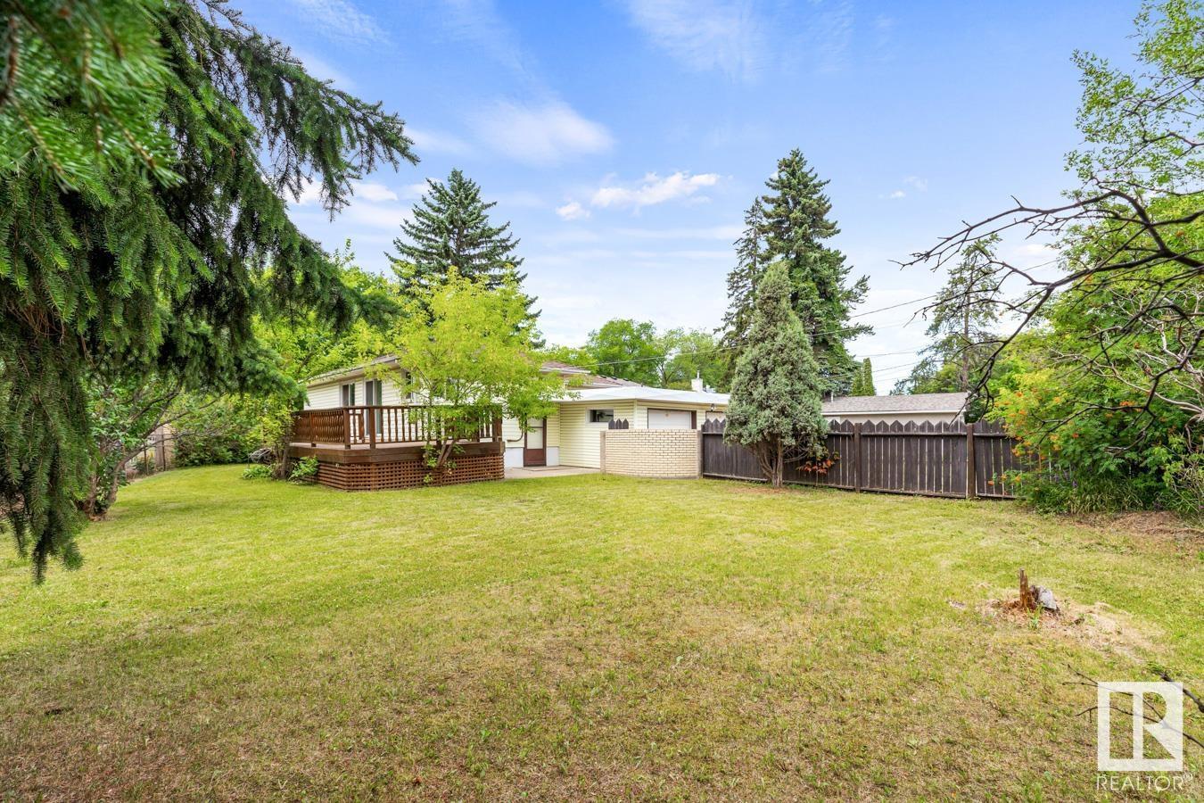 Photo 6 of 11831 134 St Nw, Edmonton AB