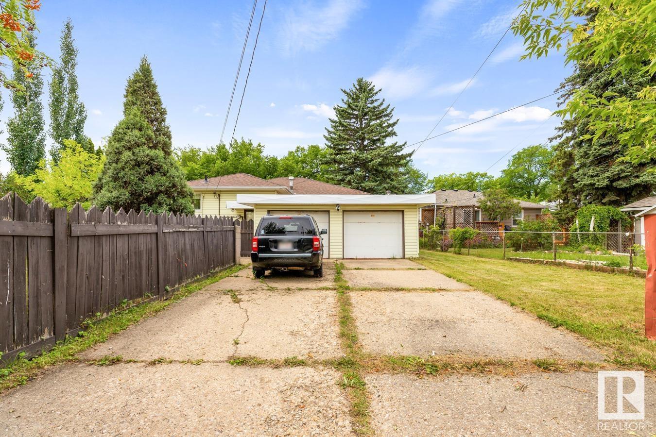 Photo 13 of 11831 134 St Nw, Edmonton AB