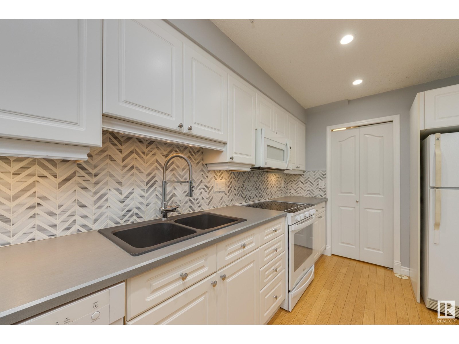 Photo 33 of 502 7905 96 St Nw Nw, Edmonton AB