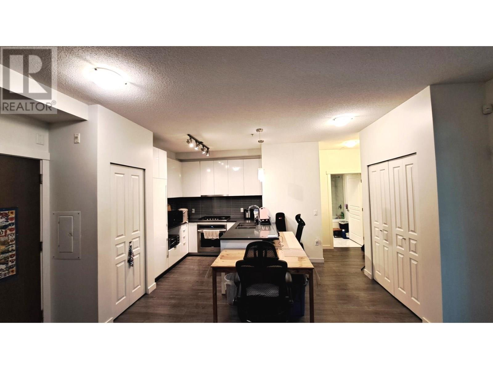 Photo 6 of 117 9399 Alexandra Road, Richmond BC