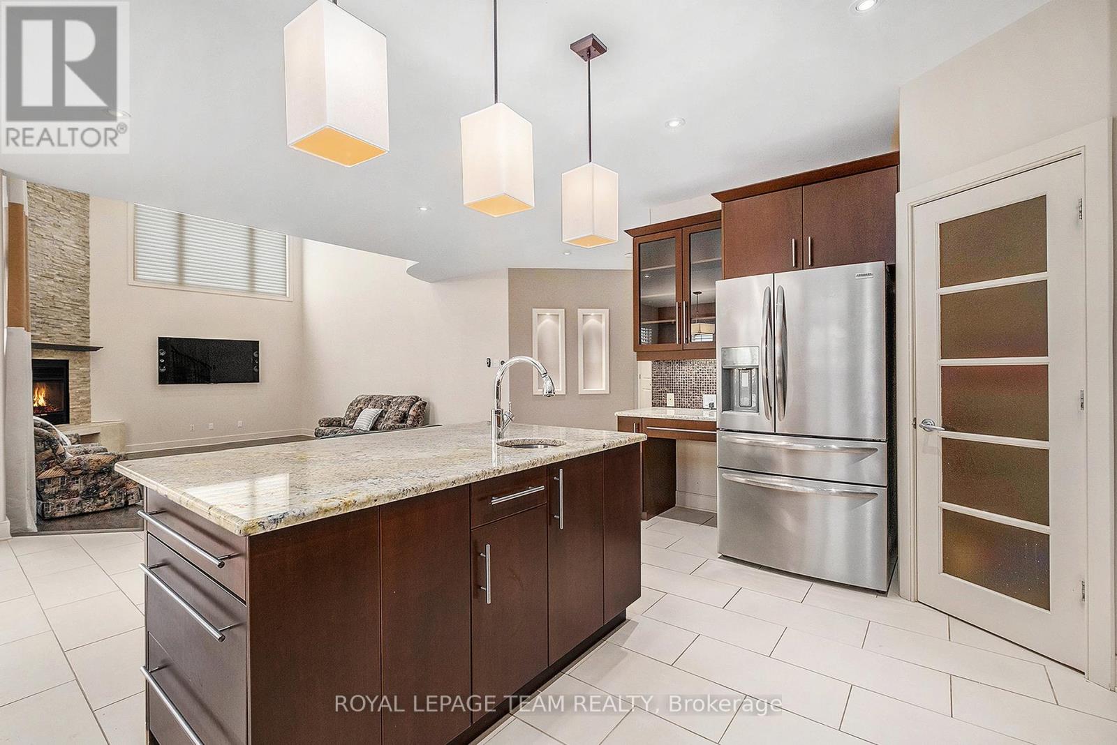 Photo 7 of 5386 Mansel Crescent, Ottawa ON