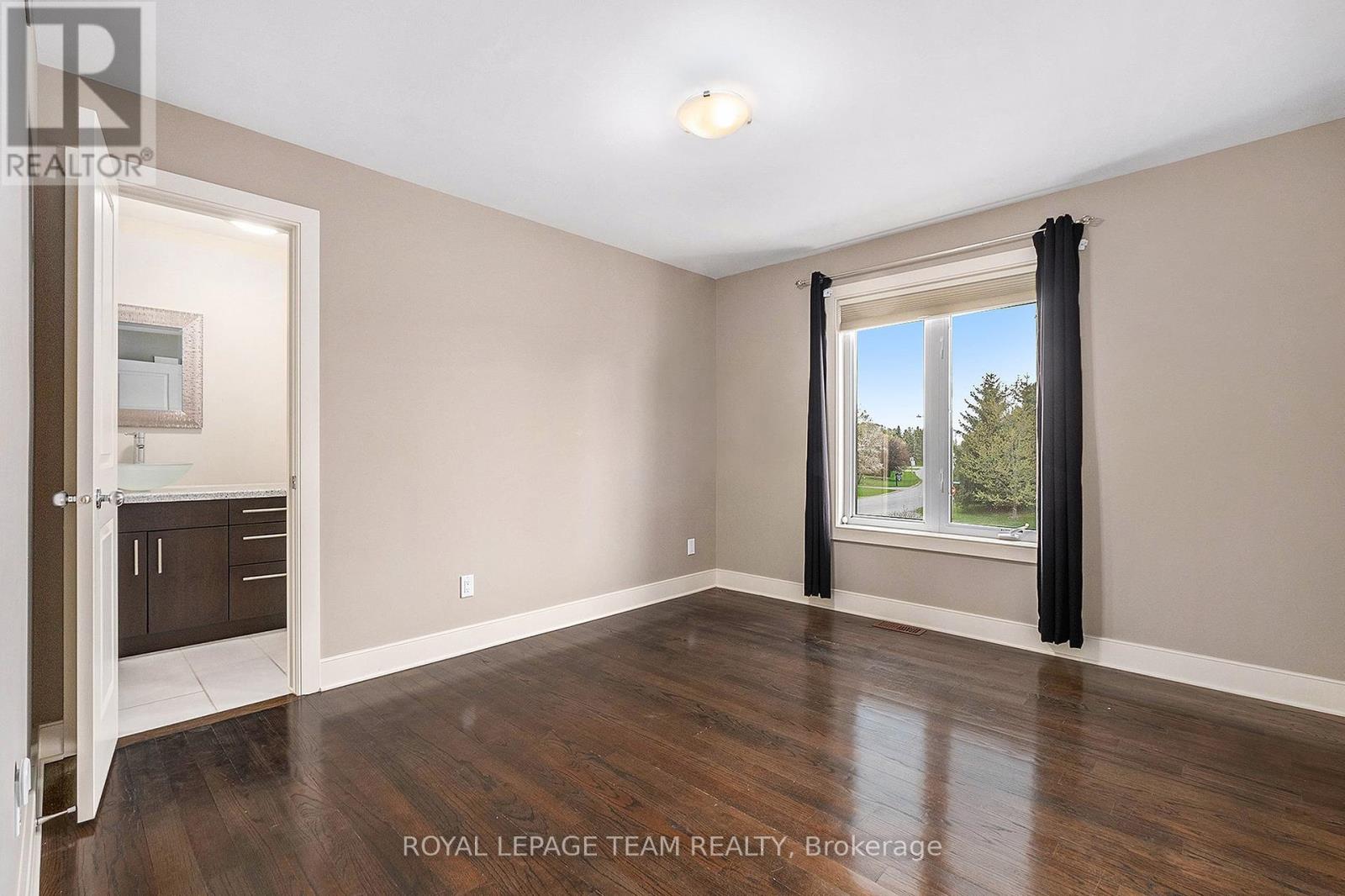 Photo 12 of 5386 Mansel Crescent, Ottawa ON